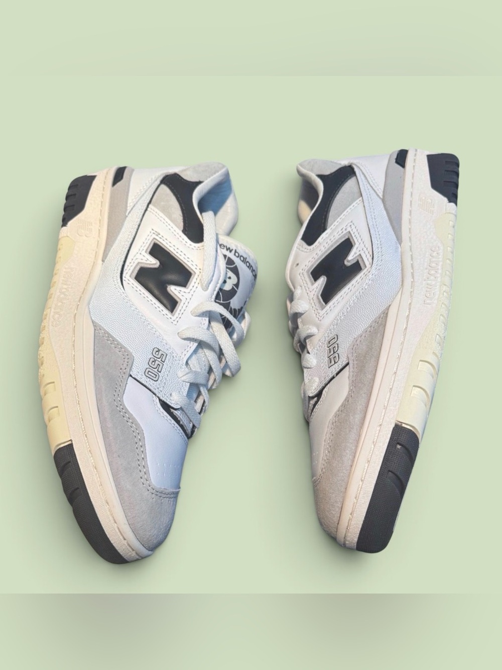 🆕 New Balance Men's White and Gray Sneakers